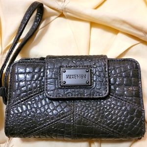 🤍Kenneth Cole Reaction brand new vegan Wristlet Wallet